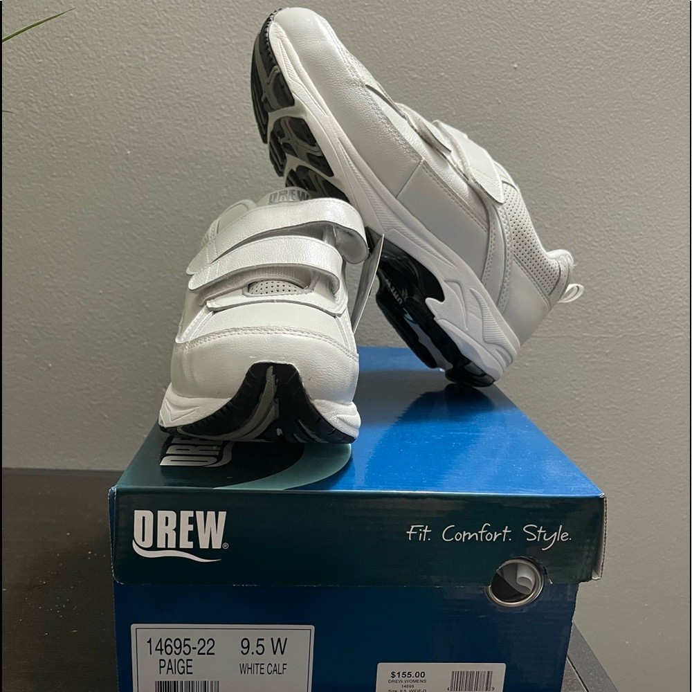 DREW WALKING SHOES